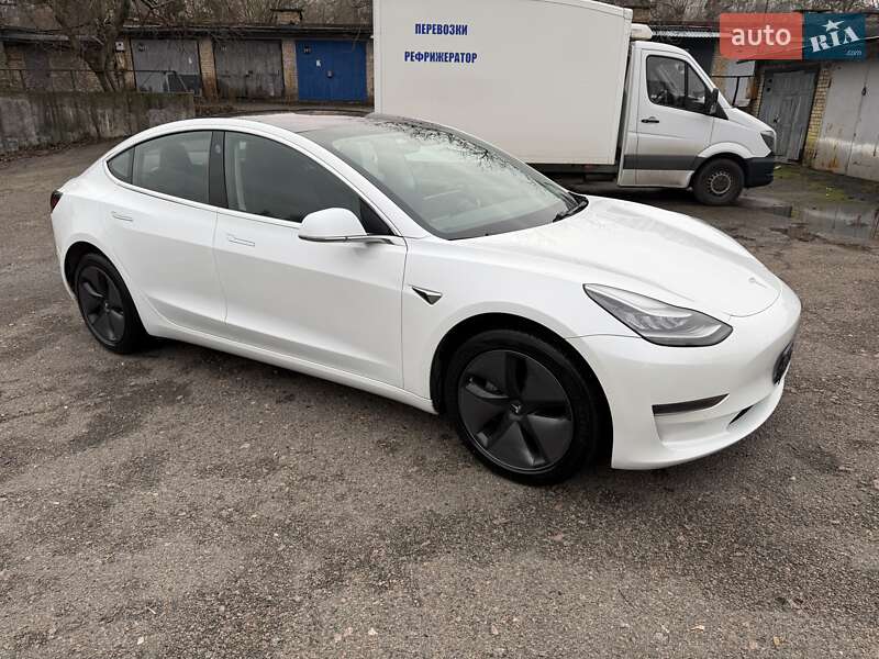 Седан Tesla Model 3 2018 в Киеве