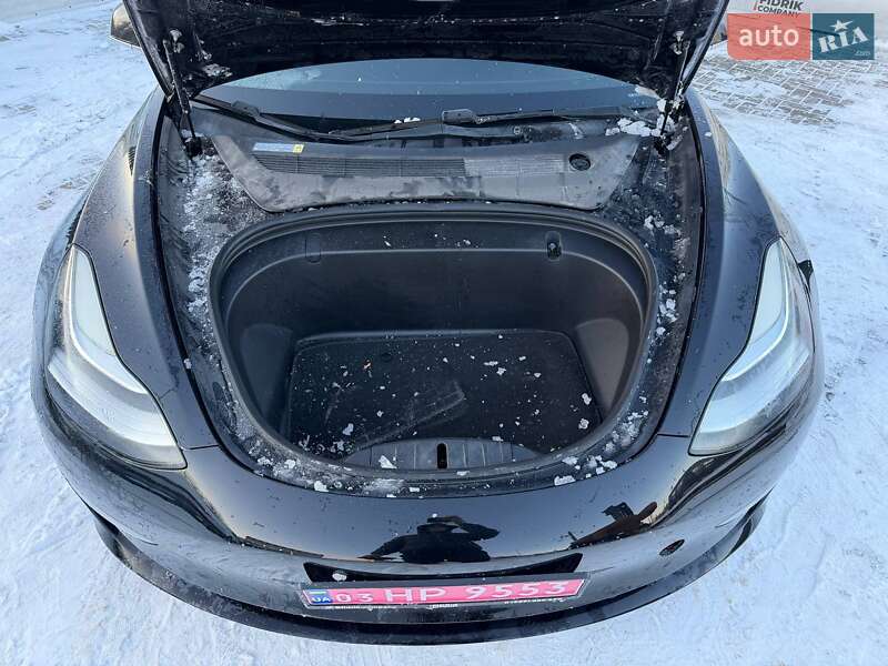 Седан Tesla Model 3 2018 в Луцьку