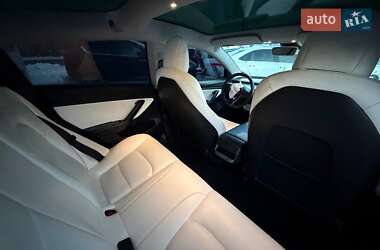 Седан Tesla Model 3 2019 в Луцке