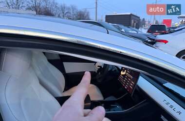 Седан Tesla Model 3 2019 в Луцке