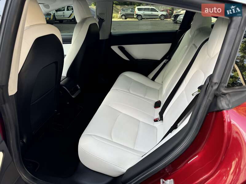 Седан Tesla Model 3 2019 в Днепре