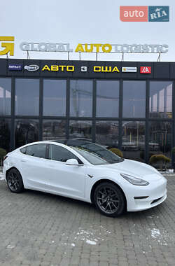 Седан Tesla Model 3 2019 в Львове