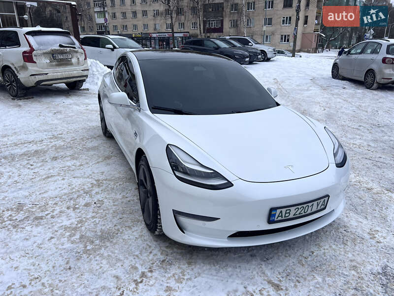 Седан Tesla Model 3 2020 в Виннице