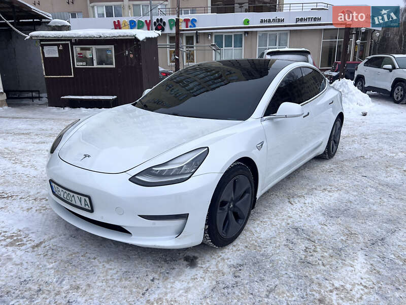 Седан Tesla Model 3 2020 в Виннице