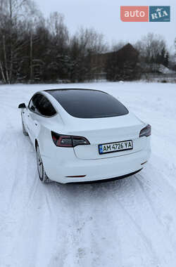 Седан Tesla Model 3 2019 в Звягеле