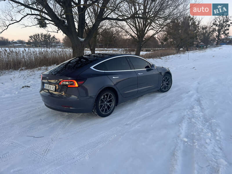 Седан Tesla Model 3 2020 в Радомышле фото 13 Седан Tesla Model 3 2020 в Радомышле