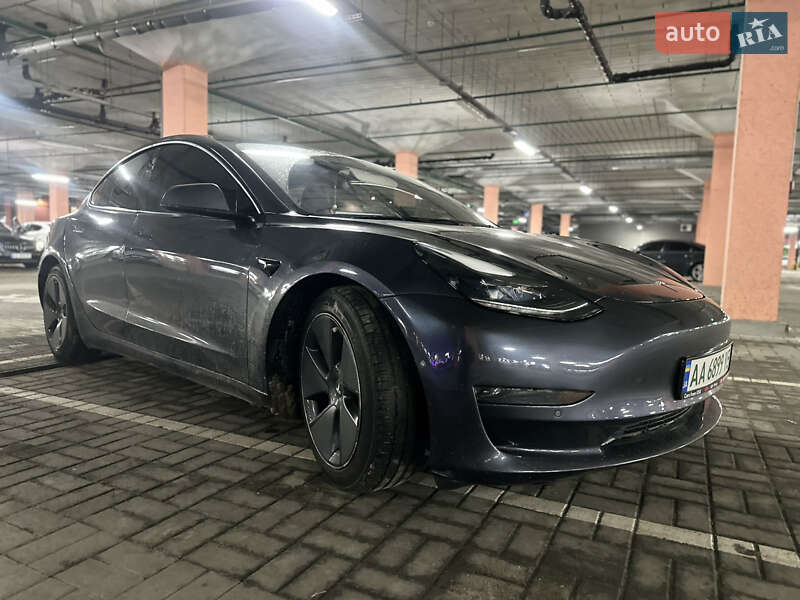 Седан Tesla Model 3 2022 в Києві