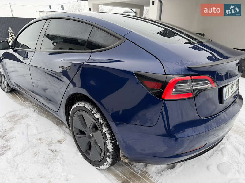Седан Tesla Model 3 2018 в Івано-Франківську