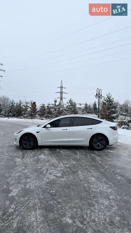 Седан Tesla Model 3 2022 в Івано-Франківську