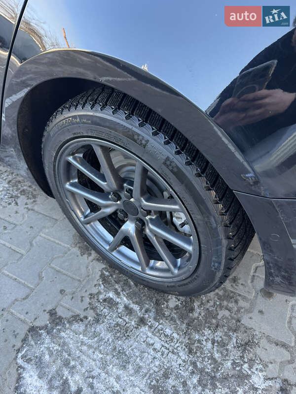 Седан Tesla Model 3 2019 в Киверцах