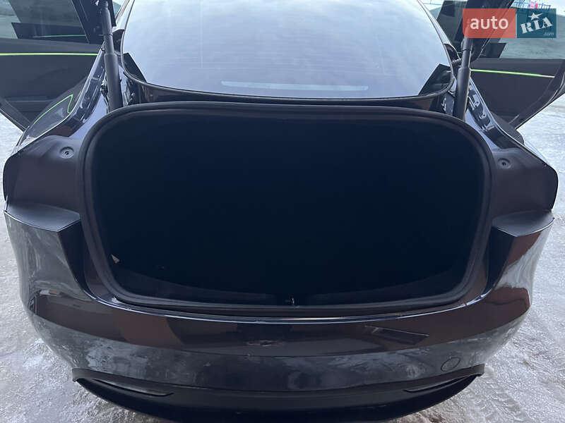 Седан Tesla Model 3 2024 в Львові фото 28 Седан Tesla Model 3 2024 в Львові