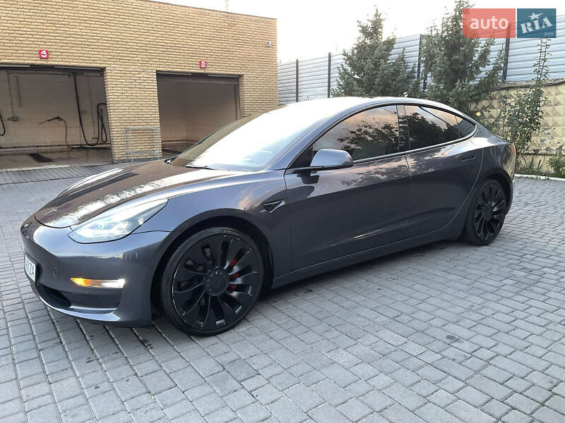 Tesla Model 3 2022