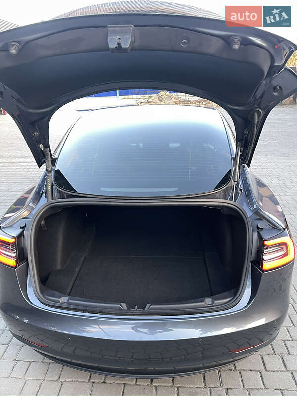Седан Tesla Model 3 2022 в Запорожье