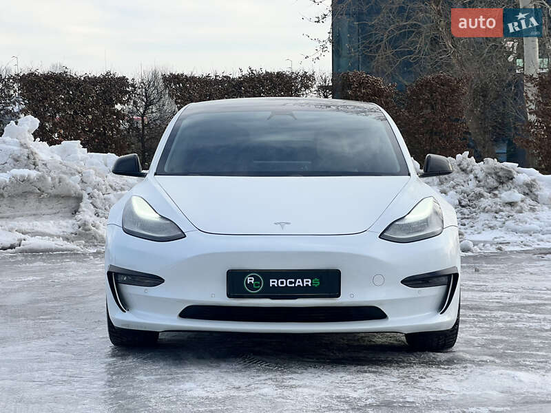 Седан Tesla Model 3 2020 в Києві