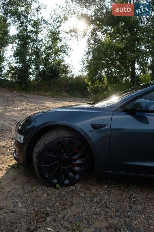 Седан Tesla Model 3 2020 в Києві