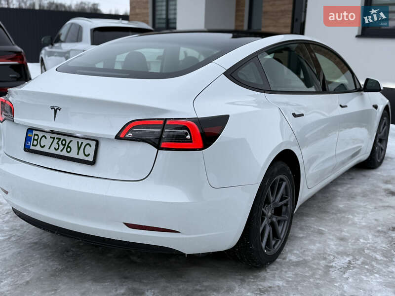 Седан Tesla Model 3 2023 в Стрые