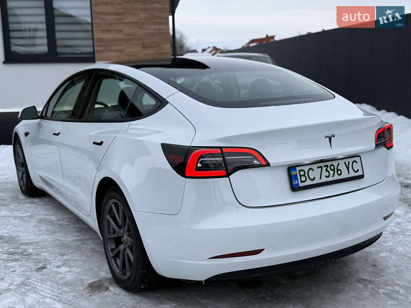 Седан Tesla Model 3 2023 в Стрые
