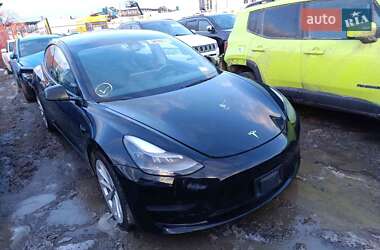 Седан Tesla Model 3 2022 в Львове