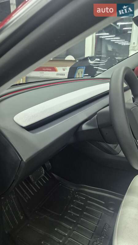 Седан Tesla Model 3 2024 в Києві