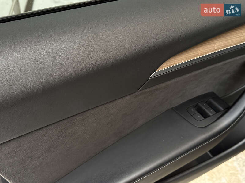 Седан Tesla Model 3 2021 в Одессе