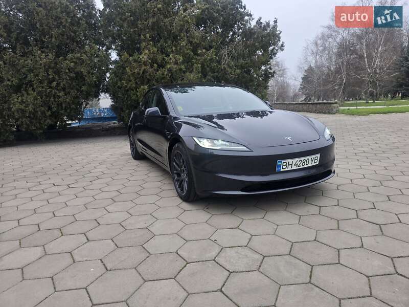 Седан Tesla Model 3 2024 в Одессе