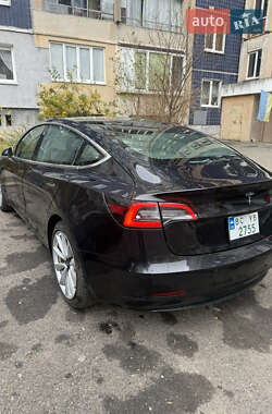 Седан Tesla Model 3 2018 в Львове