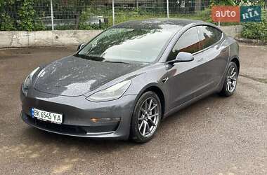 Седан Tesla Model 3 2021 в Львове