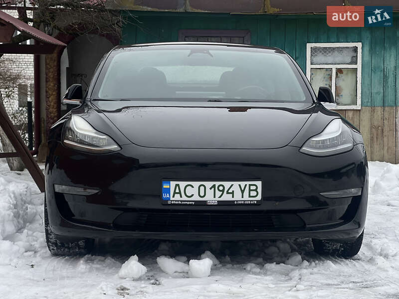 Седан Tesla Model 3 2018 в Луцке