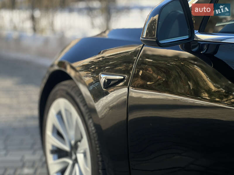 Седан Tesla Model 3 2018 в Луцке