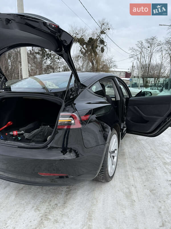 Седан Tesla Model 3 2022 в Львові