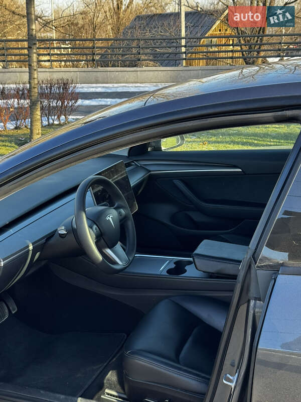 Седан Tesla Model 3 2022 в Дніпрі