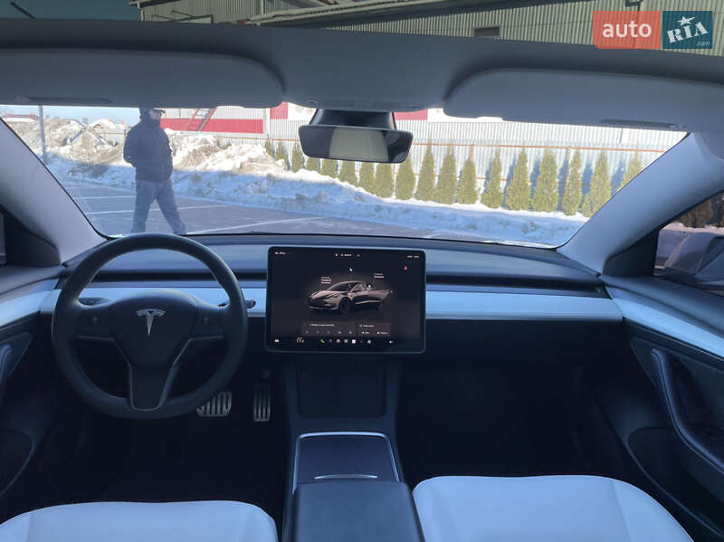 Седан Tesla Model 3 2023 в Луцке