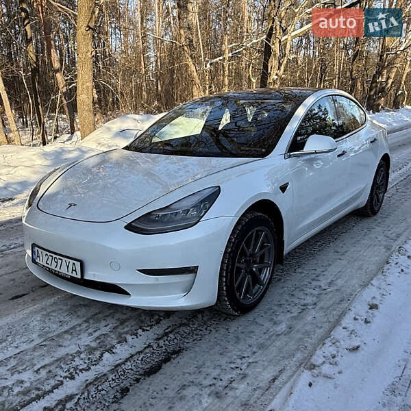 Седан Tesla Model 3 2018 в Києві