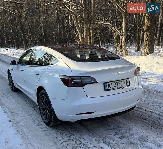 Седан Tesla Model 3 2018 в Києві