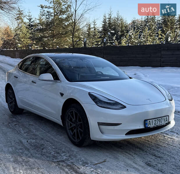 Седан Tesla Model 3 2018 в Києві