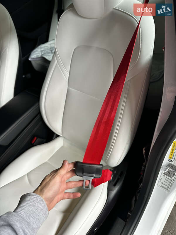 Седан Tesla Model 3 2022 в Харькове