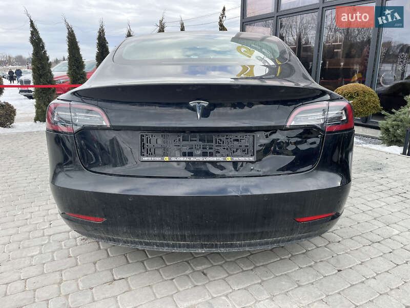 Седан Tesla Model 3 2018 в Львове