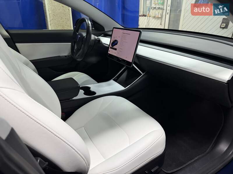 Седан Tesla Model 3 2019 в Днепре