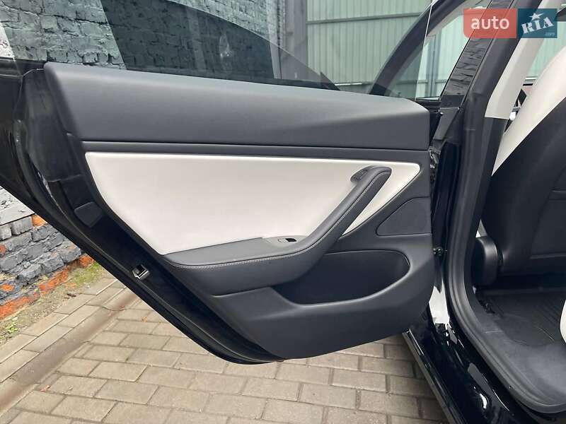 Седан Tesla Model 3 2020 в Харькове