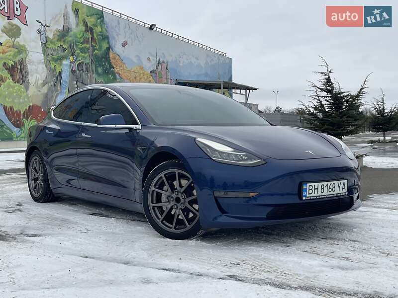 Седан Tesla Model 3 2019 в Одесі