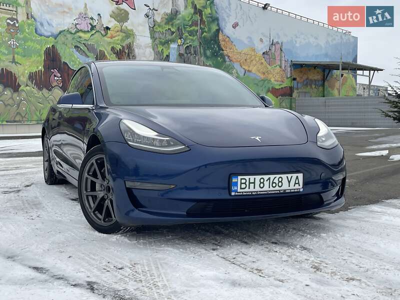 Седан Tesla Model 3 2019 в Одесі