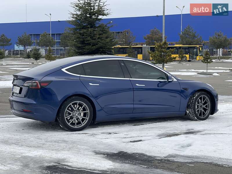 Седан Tesla Model 3 2019 в Одесі