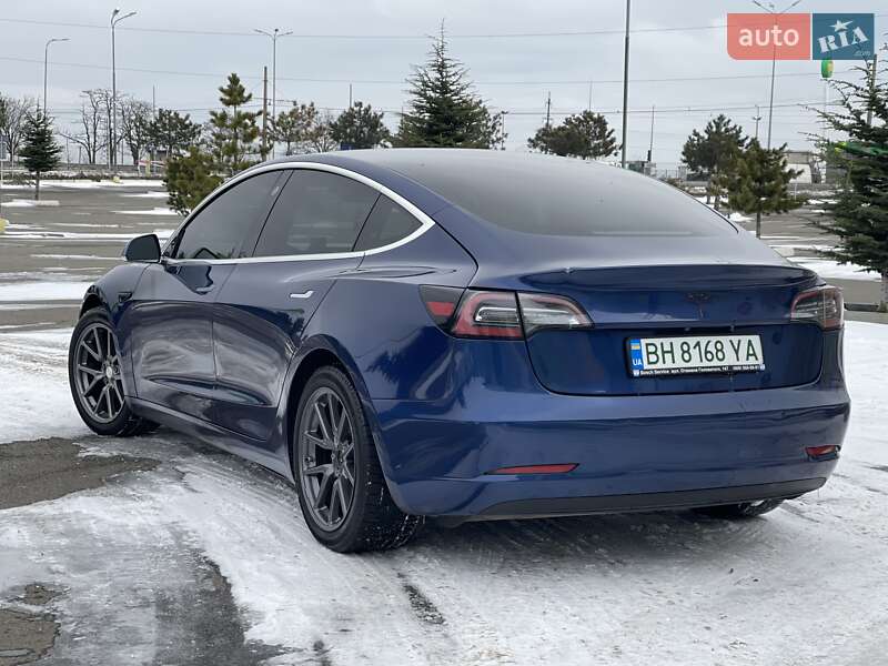 Седан Tesla Model 3 2019 в Одесі