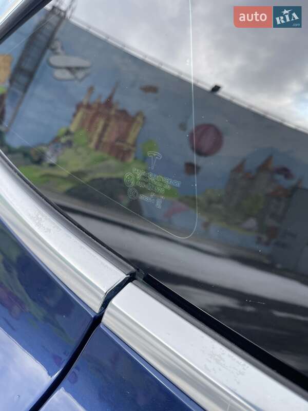 Седан Tesla Model 3 2019 в Одесі