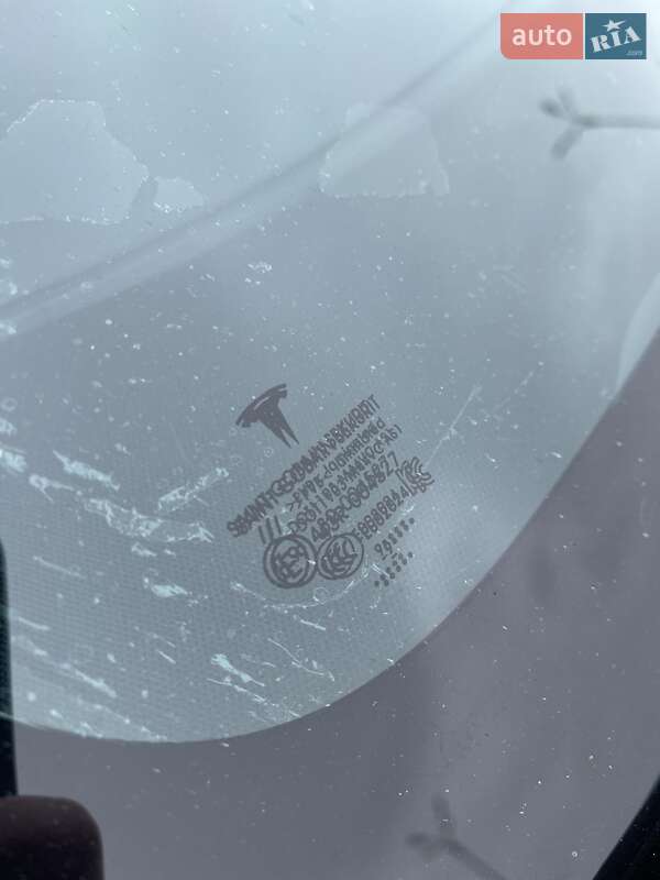 Седан Tesla Model 3 2019 в Одесі