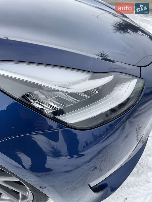 Седан Tesla Model 3 2019 в Одесі