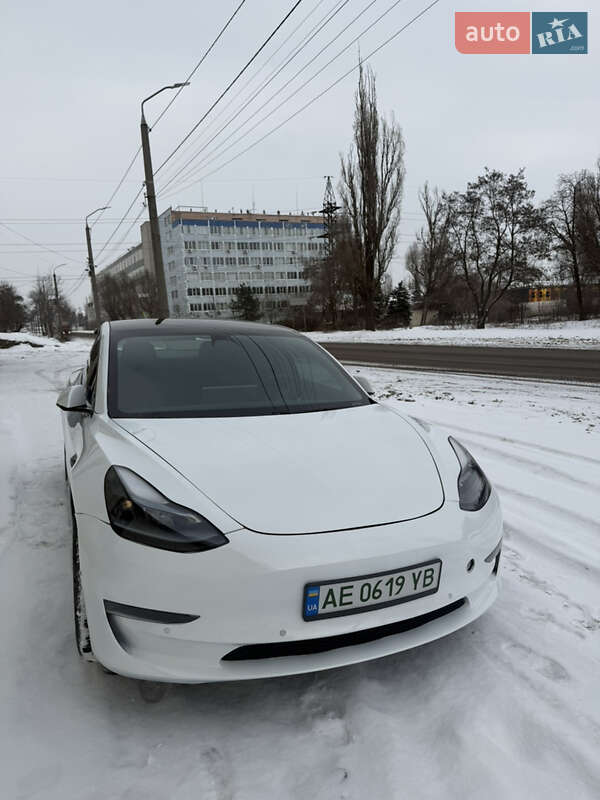Седан Tesla Model 3 2021 в Днепре