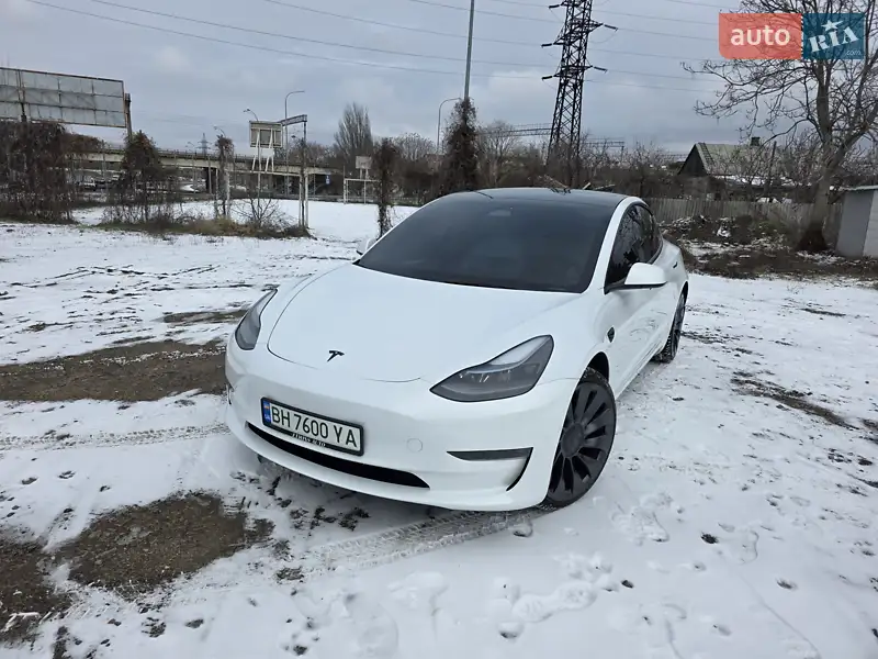 Tesla Model 3 2022