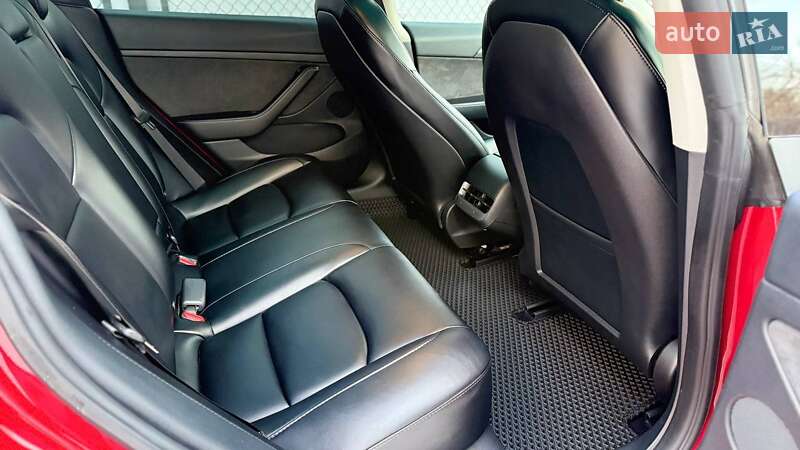 Седан Tesla Model 3 2022 в Одесі
