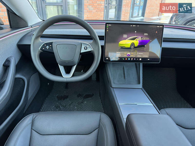Седан Tesla Model 3 2024 в Кременчуці